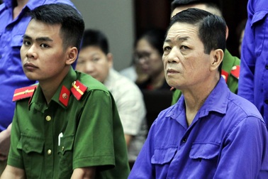 Hưng “kính” nghẹn ngào xin lỗi các tiểu thương chợ Long Biên