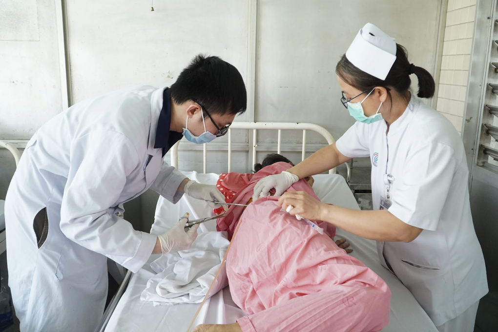 Lần đầu ở Việt Nam: Ca mổ 2 trong 1 cứu bệnh nhân xin cắt thận vì quá khổ - 3 Lần đầu ở Việt Nam: Ca mổ 2 trong 1 cứu bệnh nhân xin cắt thận vì quá khổ - 3