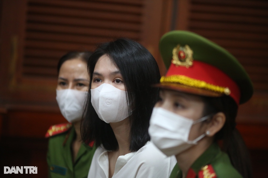 Ngọc Trinh: Tôi sẽ sống lành mạnh, gương mẫu hơn - 2 Ngọc Trinh: Tôi sẽ sống lành mạnh, gương mẫu hơn - 2