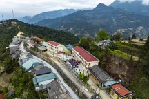 Những ngôi trường nằm cheo leo trên sườn núi tại vùng biên giới Hà Giang