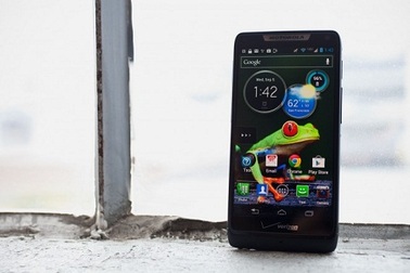 Motorola trình làng smartphone dùng chip Intel đầu tiên