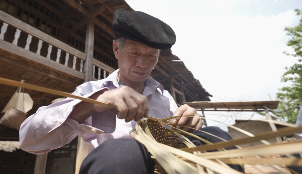 Nghề đan mây, tre ở vùng cao Ngọc Chiến Sơn La - 2 Nghề đan mây, tre ở vùng cao Ngọc Chiến Sơn La - 2