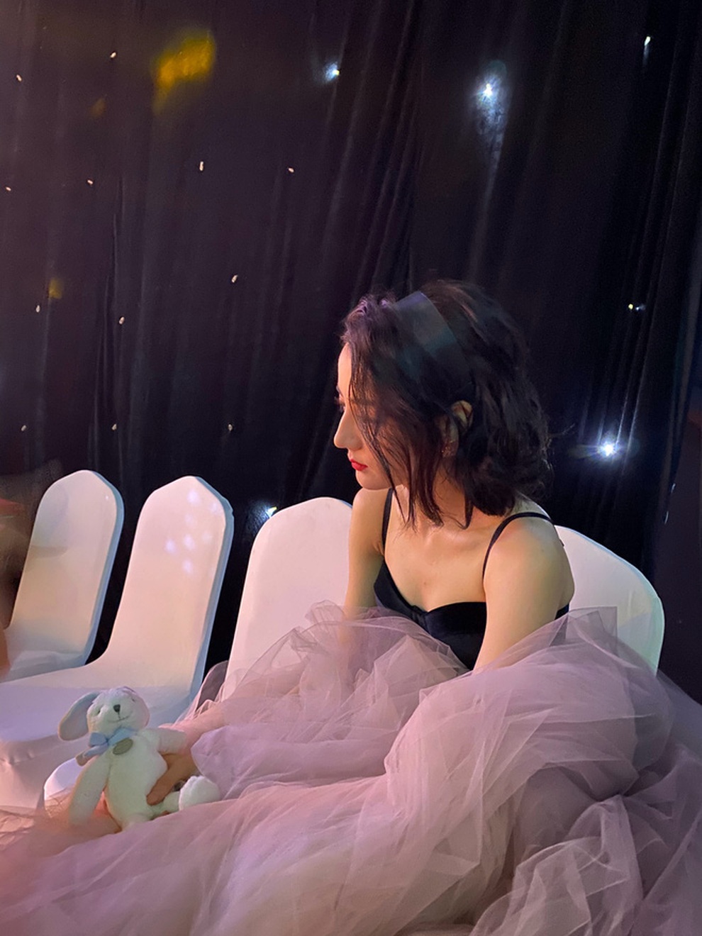 Địch Lệ Nhiệt Ba: Kiêu sa như công chúa nhưng... quá gầy! - 7 Địch Lệ Nhiệt Ba: Kiêu sa như công chúa nhưng... quá gầy! - 7