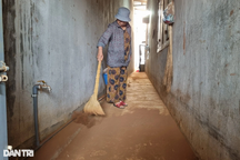 Người dân không dám mở cửa nhà tiếp khách vì bụi