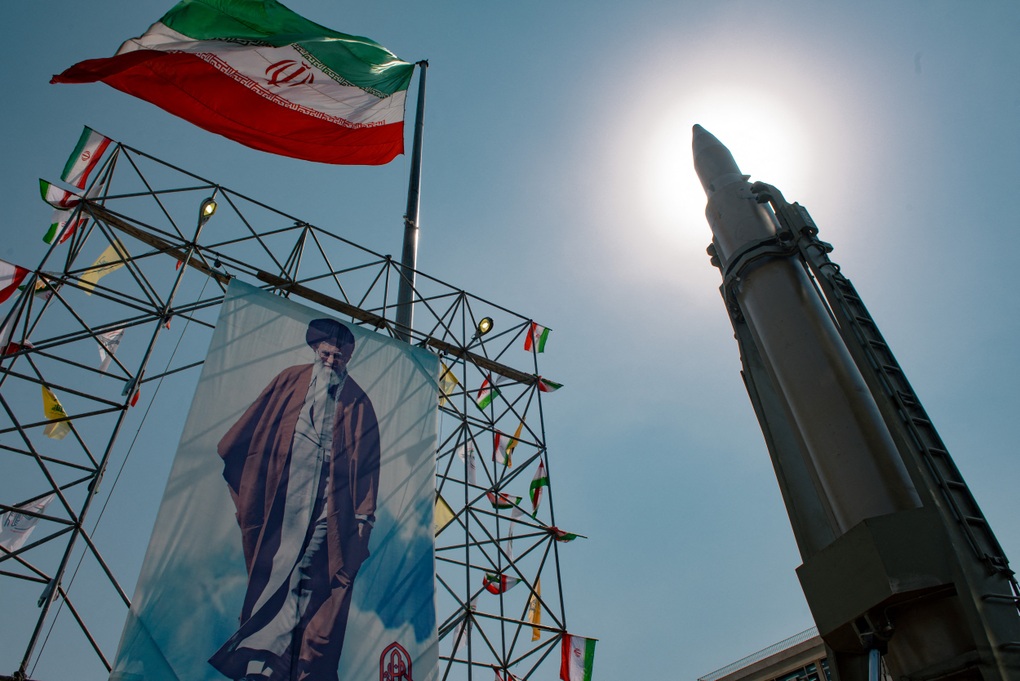 Israel tấn công Iran, Tehran phản đòn: Máy bay Mỹ - Anh đã xuất kích? - 1 Israel tấn công Iran, Tehran phản đòn: Máy bay Mỹ - Anh đã xuất kích? - 1
