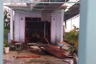 Nghi án ném “vật nổ” vào nhà dân