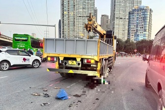 Va chạm với xe tải cẩu, một phụ nữ tử vong