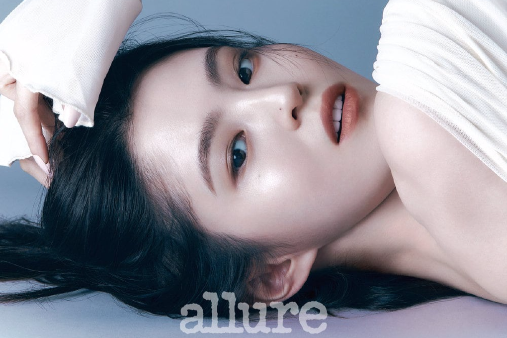 Tiểu tam Han So Hee đăng ảnh kỳ quái, hé lộ bất ổn tâm lý - 4 Tiểu tam Han So Hee đăng ảnh kỳ quái, hé lộ bất ổn tâm lý - 4