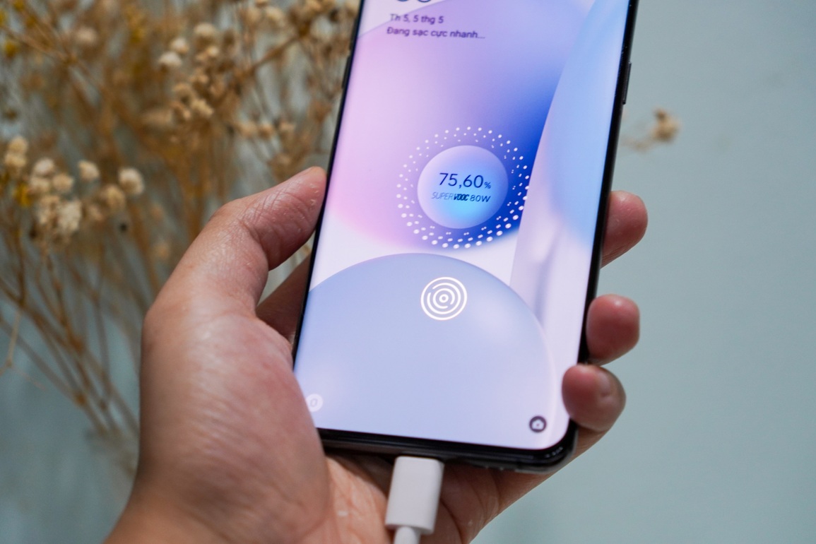 Cận cảnh Oppo Find X5 Pro - Đối thủ của iPhone 13 Pro Max, Galaxy S22 Ultra - 8 Cận cảnh Oppo Find X5 Pro - Đối thủ của iPhone 13 Pro Max, Galaxy S22 Ultra - 8
