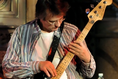 Nghệ sĩ guitar Matthew Seligman qua đời vì Covid-19