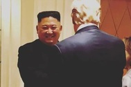 Ông Kim tươi cười chào tạm biệt ông Trump dù không đạt được thỏa thuận