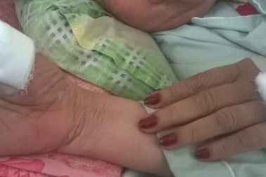 Bị từ chối ngủ chung chồng lấy dao chém vợ