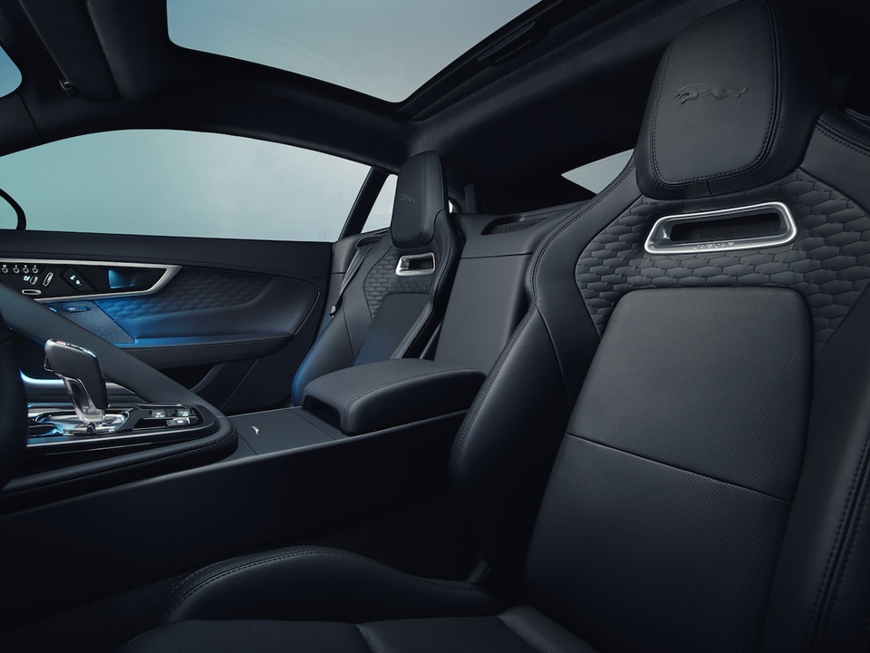 Jaguar F-Type mới ra mắt, phân bổ động cơ từng thị trường - 14 Jaguar F-Type mới ra mắt, phân bổ động cơ từng thị trường - 14