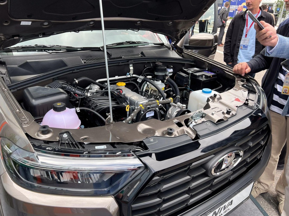 Lada Niva Travel có bản 2026 - SUV Nga phong cách “nồi đồng cối đá” giá rẻ - 4 Lada Niva Travel có bản 2026 - SUV Nga phong cách “nồi đồng cối đá” giá rẻ - 4