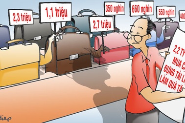 “Phen này ông quyết đi buôn… cặp!”