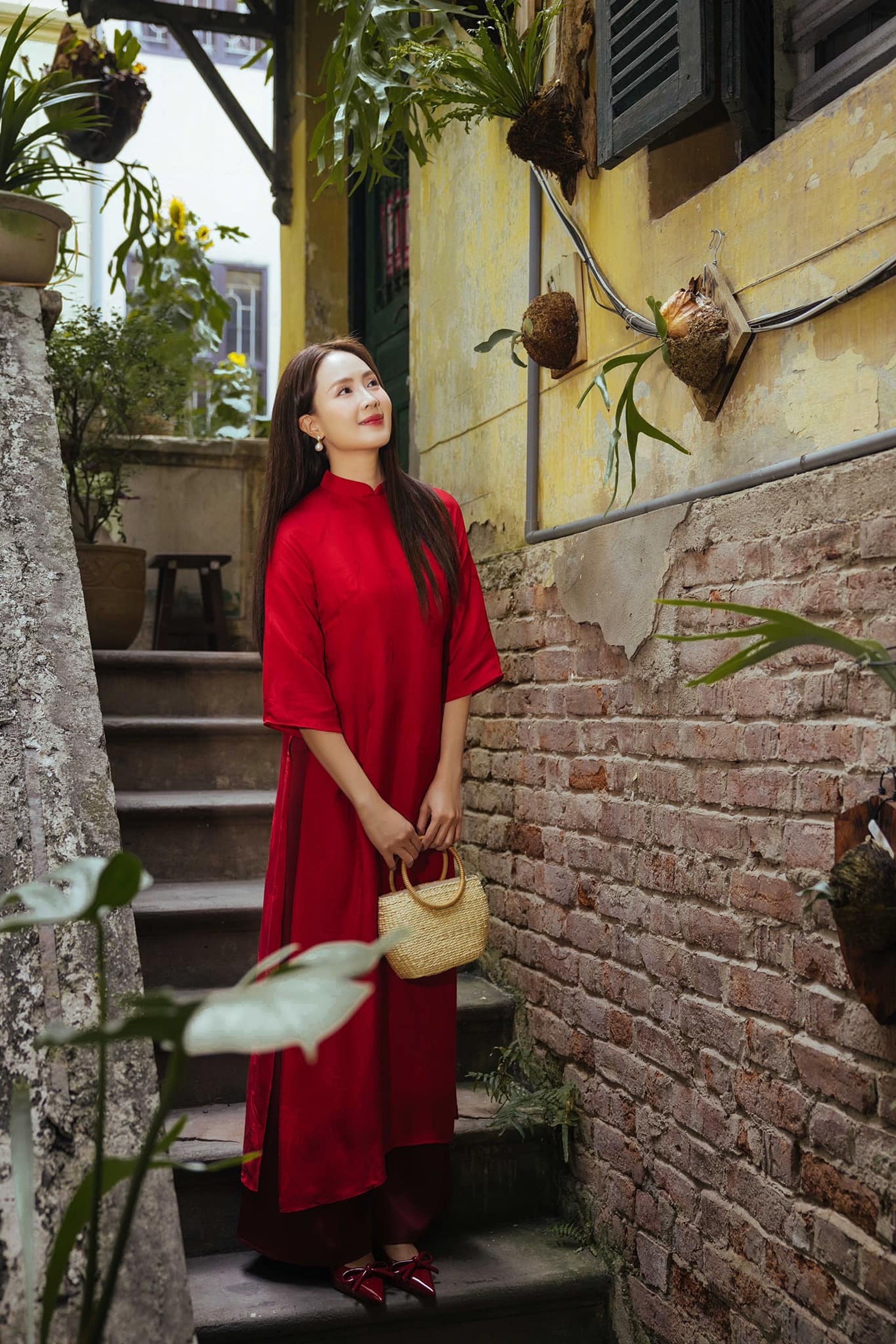 Hồng Diễm tuổi 42: Hôn nhân kín tiếng, tiết lộ ông xã không lãng mạn - 3 Hồng Diễm tuổi 42: Hôn nhân kín tiếng, tiết lộ ông xã không lãng mạn - 3