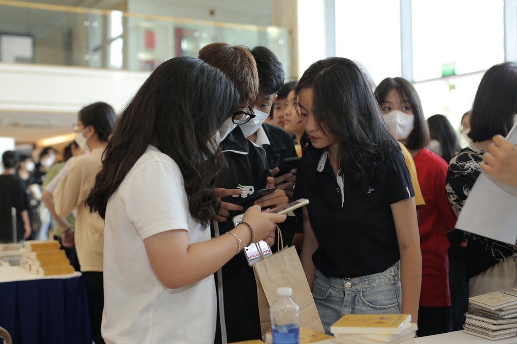Samsung Việt Nam triển khai hành trình roadshow lan tỏa Solve For Tomorrow 2023 - 5 Samsung Việt Nam triển khai hành trình roadshow lan tỏa Solve For Tomorrow 2023 - 5