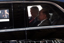 Tổng thống Trump mời Thủ tướng Malaysia lên chuyên xa "Quái thú"