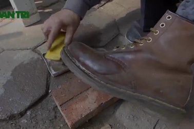 Ngày 29 Tết: Rửa xe, đánh giày kiếm bộn