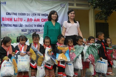 "Áo ấm cho em" đến với học sinh nghèo Bình Liêu