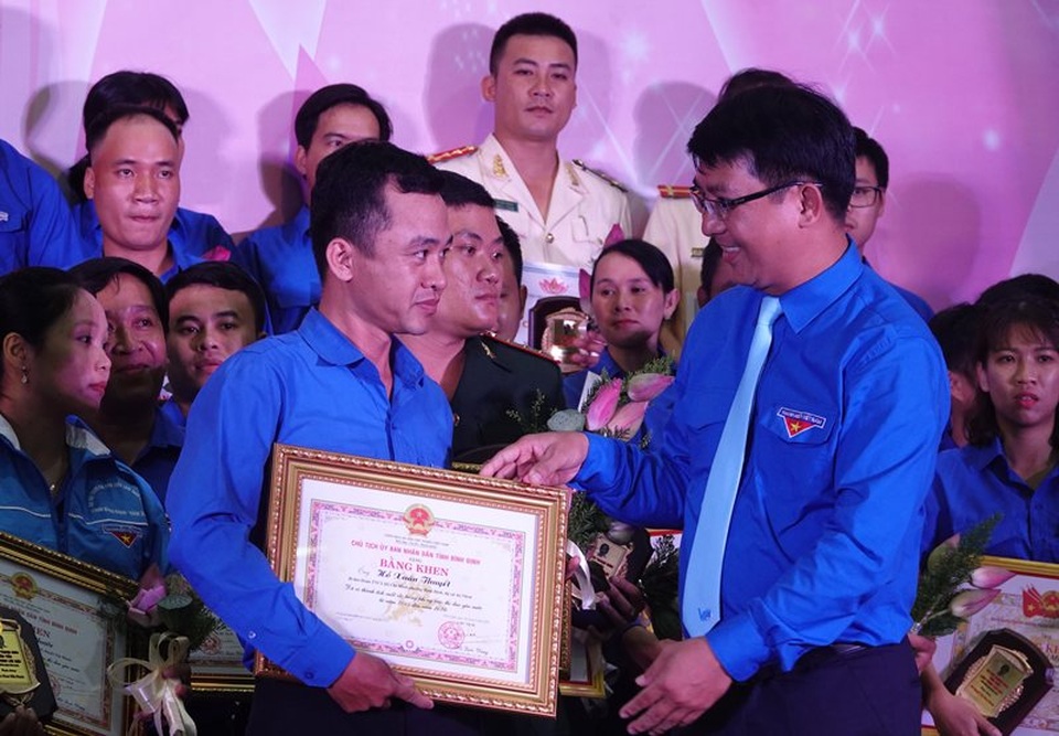 Bình Định: Vinh danh 80 gương mặt trẻ tiêu biểu làm theo lời Bác - 2 Bình Định: Vinh danh 80 gương mặt trẻ tiêu biểu làm theo lời Bác - 2