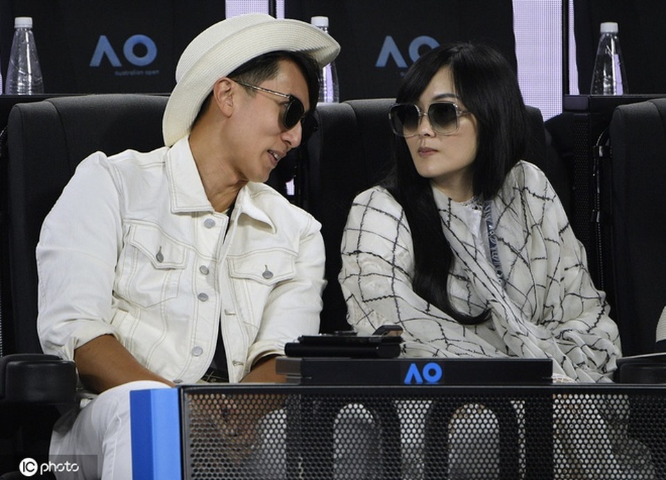 Ngô Tôn lần đầu khoe vợ trên sóng truyền hình sau 24 năm kết hôn - 5 Ngô Tôn lần đầu khoe vợ trên sóng truyền hình sau 24 năm kết hôn - 5