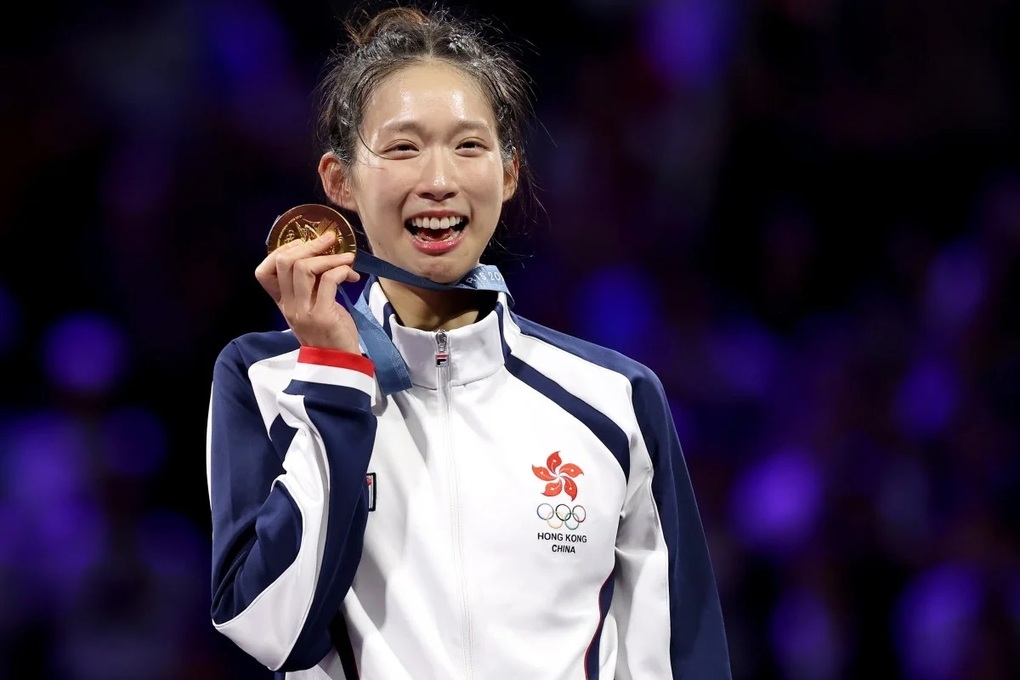 Nữ thần đấu kiếm Hong Kong tại Olympic 2024: Cao 1,78m, đang học tiến sĩ - 1 Nữ thần đấu kiếm Hong Kong tại Olympic 2024: Cao 1,78m, đang học tiến sĩ - 1
