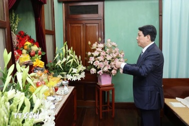 Chủ tịch nước Lương Cường thăm Khu di tích Chủ tịch Hồ Chí Minh