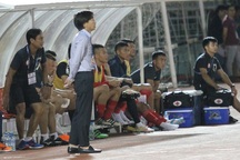 HLV Miura phủ nhận chuyện CLB TPHCM thua đậm là do Công Vinh từ chức