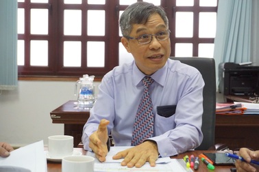 Trưởng BQL Đường sắt đô thị TPHCM nói gì về việc tường vây metro giảm từ 2m xuống 1,5m?