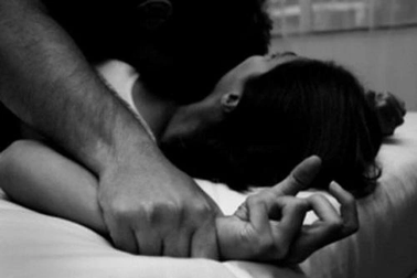 Nam thanh niên bị truy tố vì "yêu" bạn gái nhí