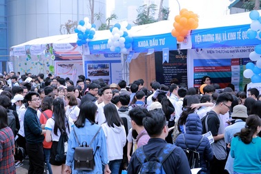 Trường ĐH Kinh tế quốc dân đưa môn Văn, Sử, Địa, Sinh vào tổ hợp xét tuyển