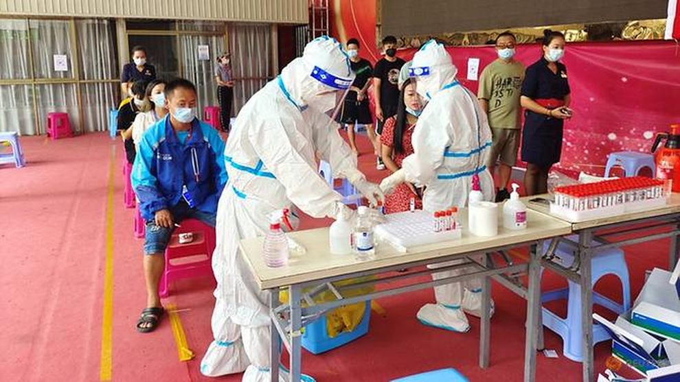 Số ca Covid-19 Trung Quốc tăng gấp đôi, cao nhất trong nửa năm - 1 Số ca Covid-19 Trung Quốc tăng gấp đôi, cao nhất trong nửa năm - 1
