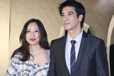 Vương Lực Hoành thay đổi thỏa thuận ly hôn sau màn đấu tố gay gắt