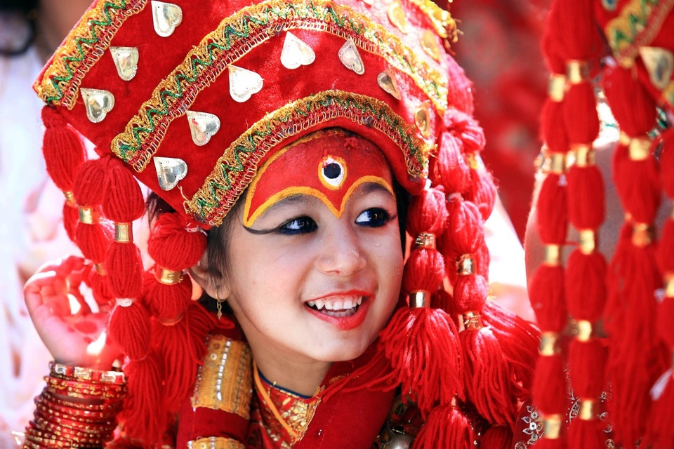 Ở nơi những bé gái được tôn sùng là Thánh nữ đồng trinh - 5 Ở nơi những bé gái được tôn sùng là Thánh nữ đồng trinh - 5