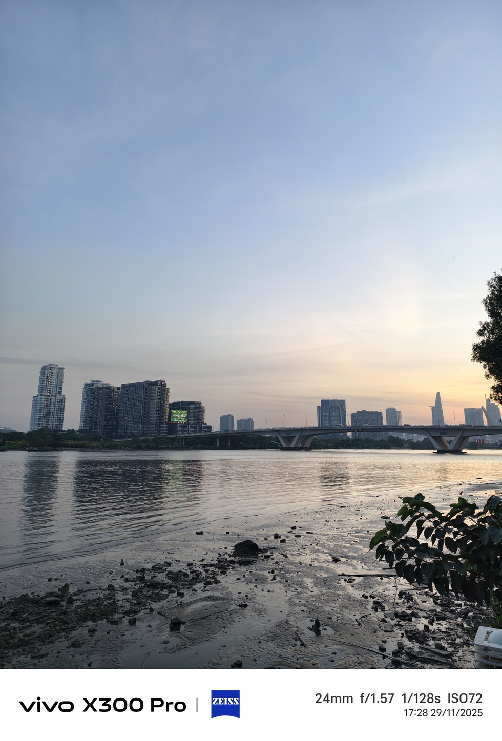 vivo X300 Pro đối đầu iPhone 17 Pro Max: Đâu là lựa chọn phù hợp? - 5 vivo X300 Pro đối đầu iPhone 17 Pro Max: Đâu là lựa chọn phù hợp? - 5