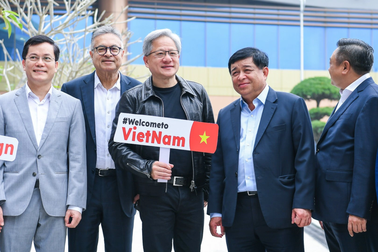 Chủ tịch Nvidia hé lộ 3 yếu tố giúp Việt Nam kịp đón làn sóng công nghệ