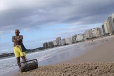 Nghề săn tìm “của quý” bãi biển