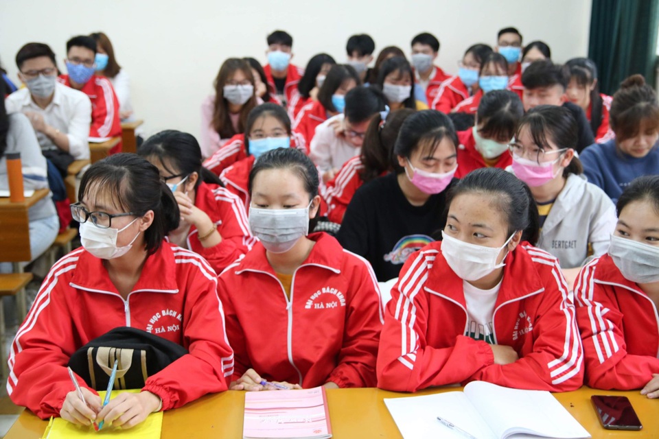 Trường ĐH khẩn cấp cho sinh viên nghỉ học và không nên rời Hà Nội - 3 Trường ĐH khẩn cấp cho sinh viên nghỉ học và không nên rời Hà Nội - 3