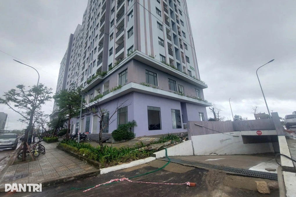 Hơn 1.000 cư dân khốn khổ vì mất điện gần nửa tháng sau lũ - 1 Hơn 1.000 cư dân khốn khổ vì mất điện gần nửa tháng sau lũ - 1