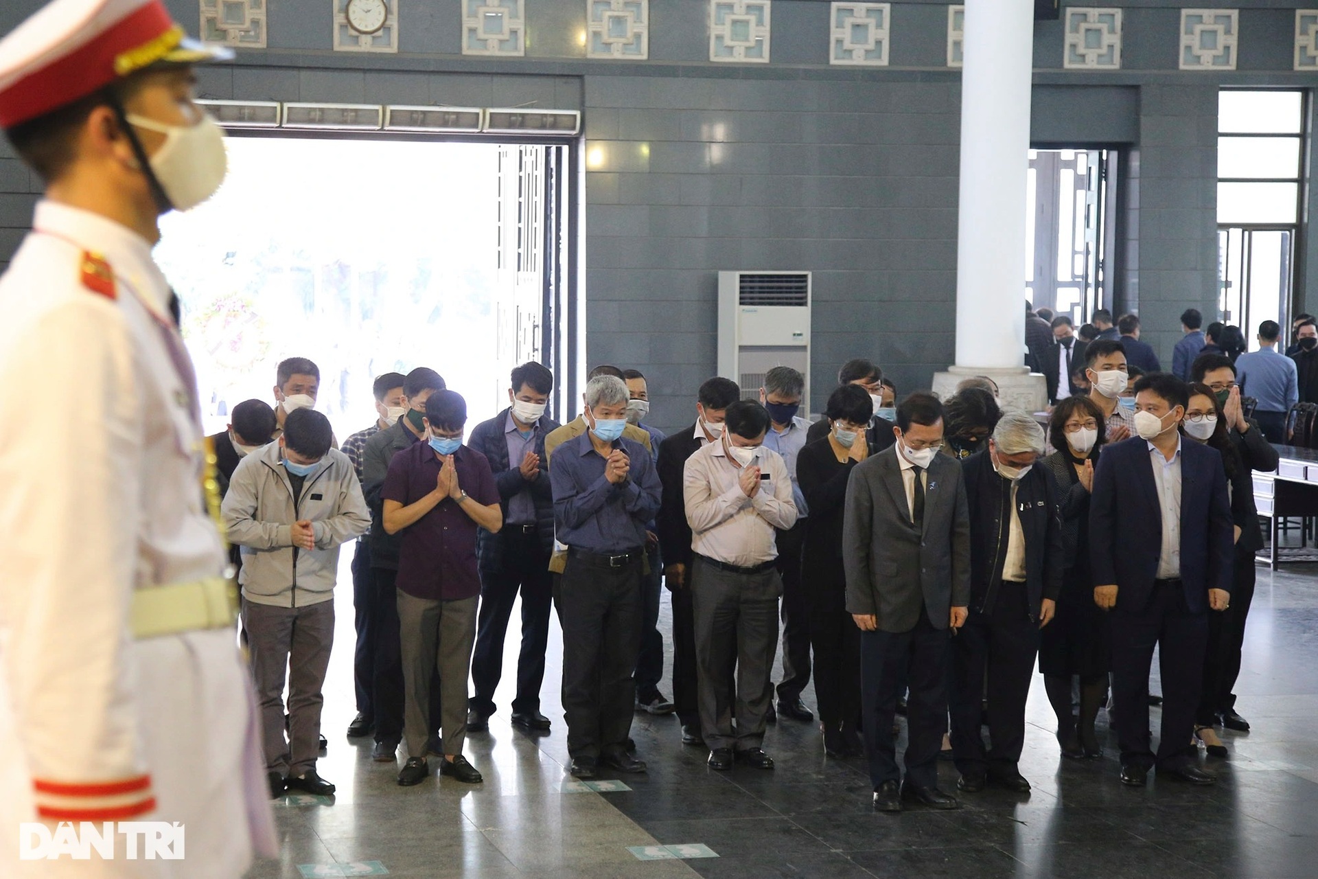 Chủ tịch nước Nguyễn Xuân Phúc viếng tang Giáo sư, Viện sĩ Nguyễn Văn Hiệu - 12 Chủ tịch nước Nguyễn Xuân Phúc viếng tang Giáo sư, Viện sĩ Nguyễn Văn Hiệu - 12