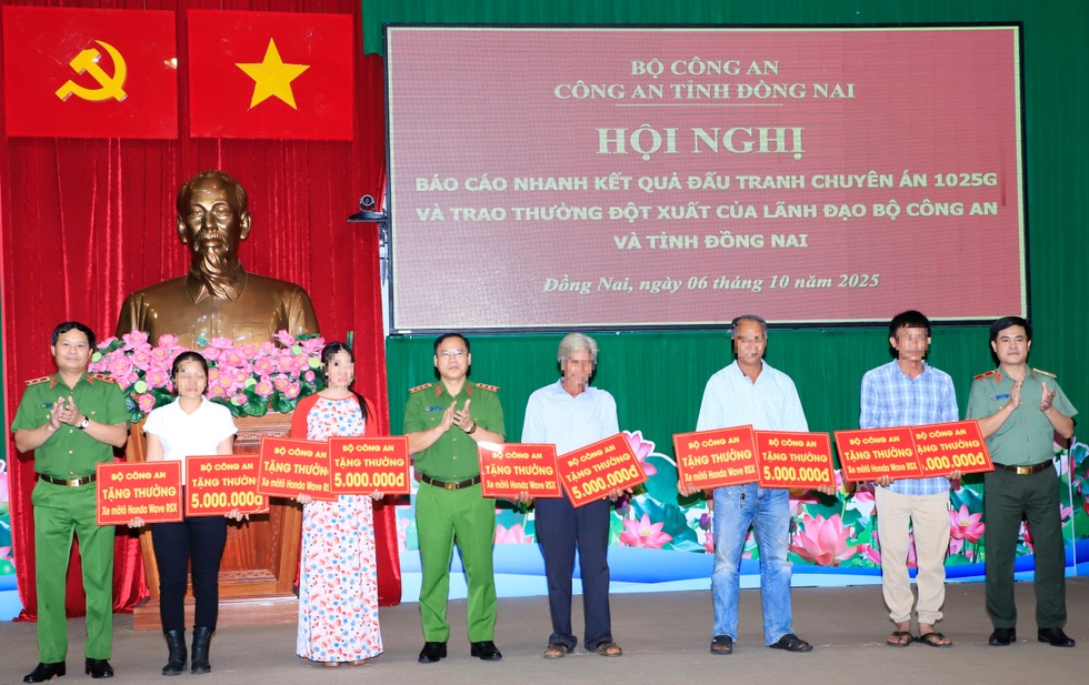 Tài xế xe ôm giúp cảnh sát bắt Lê Sỹ Tùng, kẻ sát hại 3 người ở Đồng Nai - 2 Tài xế xe ôm giúp cảnh sát bắt Lê Sỹ Tùng, kẻ sát hại 3 người ở Đồng Nai - 2