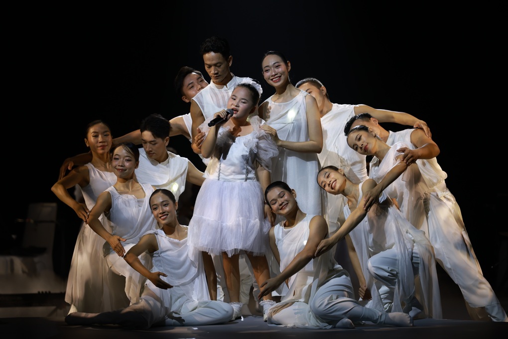 Musikern Tran Manh Tuan siktar på helande musik - 2 Nhạc sĩ Trần Mạnh Tuấn hướng đến âm nhạc chữa lành - 2