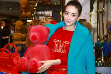 “Bà xã” Quách Phú Thành sang chảnh dự sự kiện