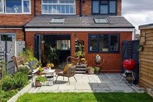 Cặp đôi phá cách, biến ngôi nhà cũ tẻ nhạt thành tổ ấm đẹp như homestay