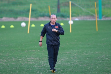 Thái Lan cấm cửa phóng viên Việt Nam, HLV Park Hang Seo đáp trả