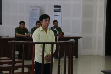 Tuyên án kẻ đột nhập quán cà phê, hiếp dâm chị, đâm trọng thương em