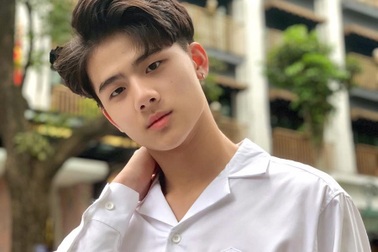 Nam sinh Hà Nội đạt 9,5 điểm Văn điển trai như tài tử điện ảnh