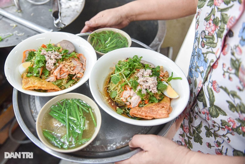Bán bún riêu Nam Bộ, mỳ vằn thắn, bà chủ tậu đất, mua nhà phố cổ Hà Nội - 5 Bán bún riêu Nam Bộ, mỳ vằn thắn, bà chủ tậu đất, mua nhà phố cổ Hà Nội - 5