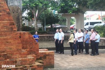 Khảo sát hiện trạng tháp cổ nghìn năm tuổi tại khu di tích ở Cà Mau